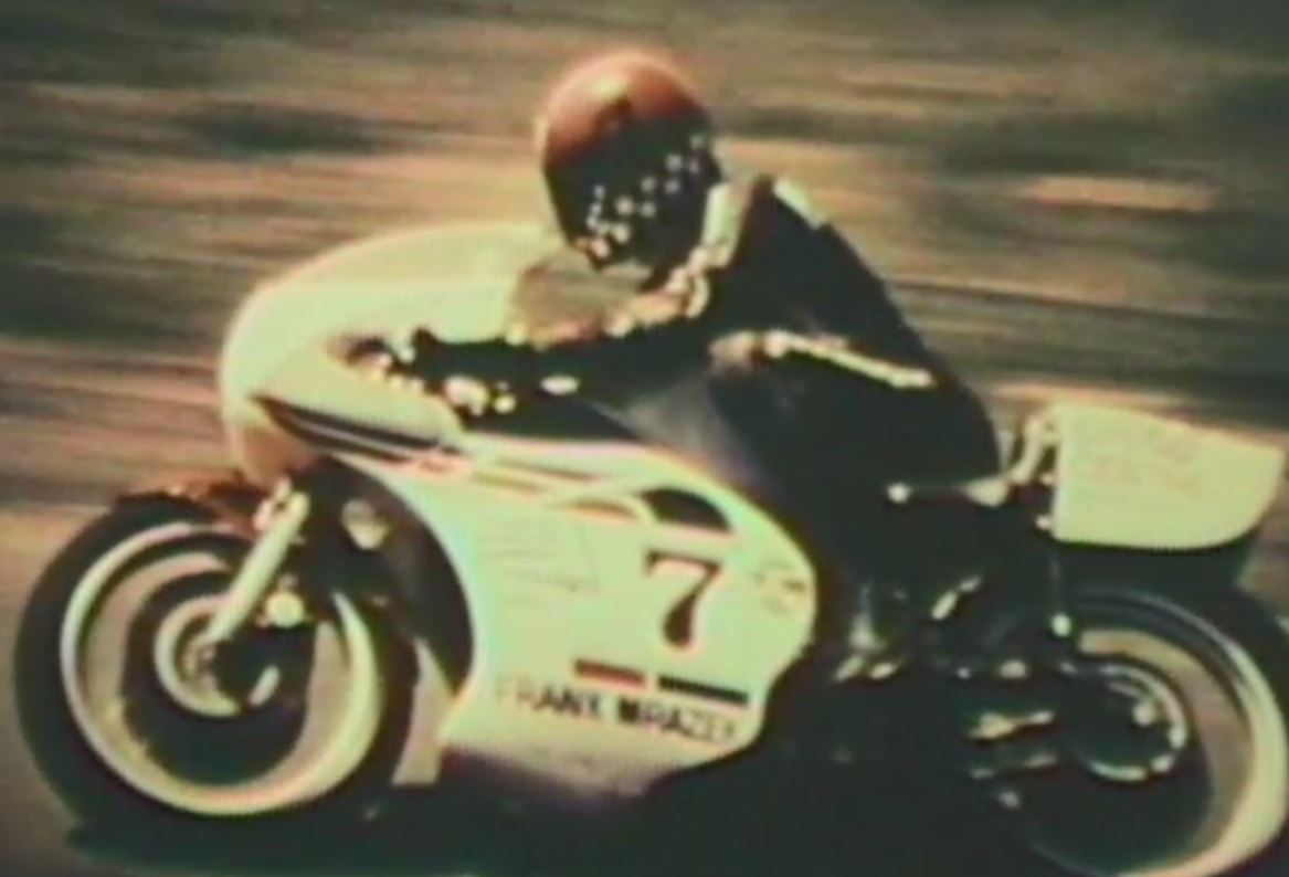Vintage road racing action at Shannonville Motorsport Park, Nelson Circuit