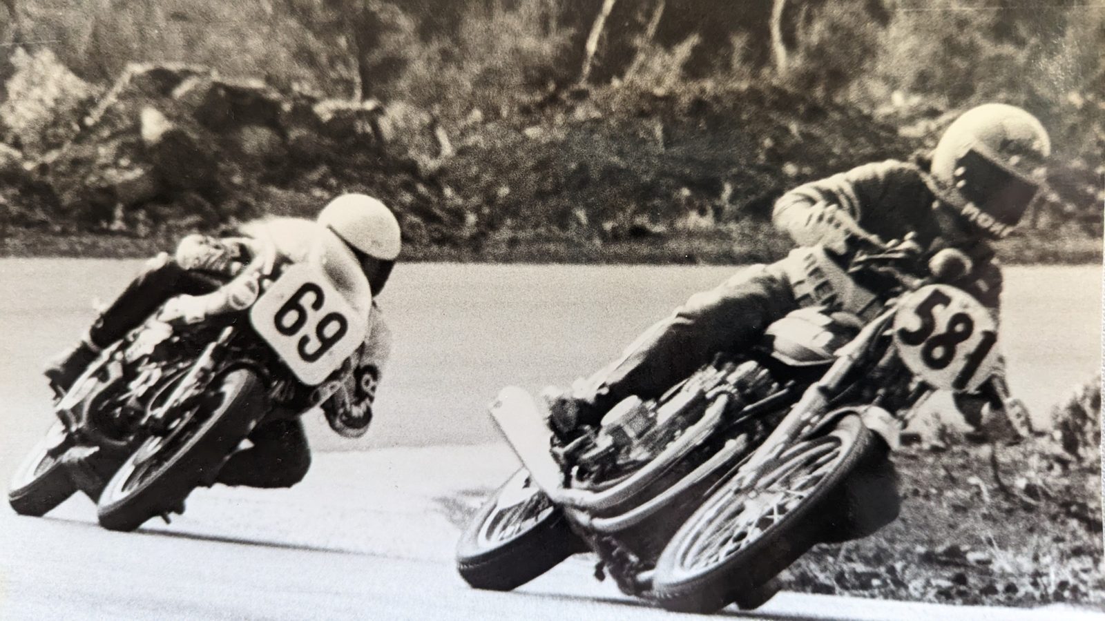 Vintage superbike racing at Shannonville — 1977